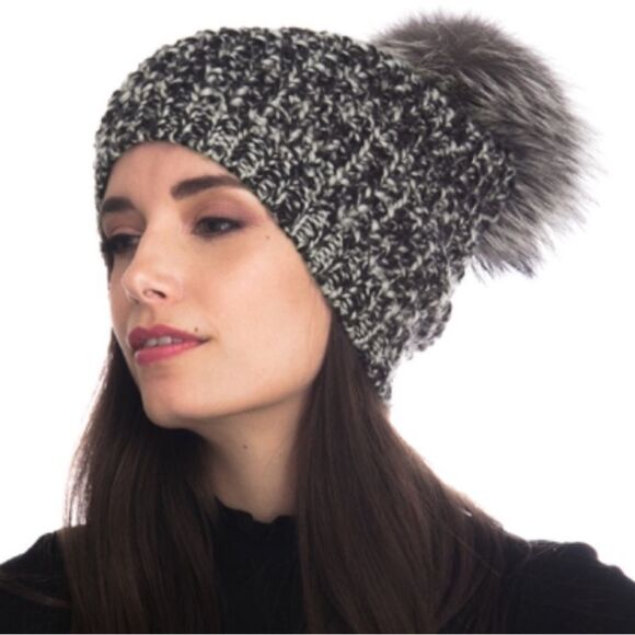 Kyi Kyi Fox fur Pom Pom Beanie - Picture 1 of 5